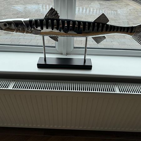 Beach House Apartment On Ground Floor With Sea View - Pet Friendly Cleveleys Bagian luar foto