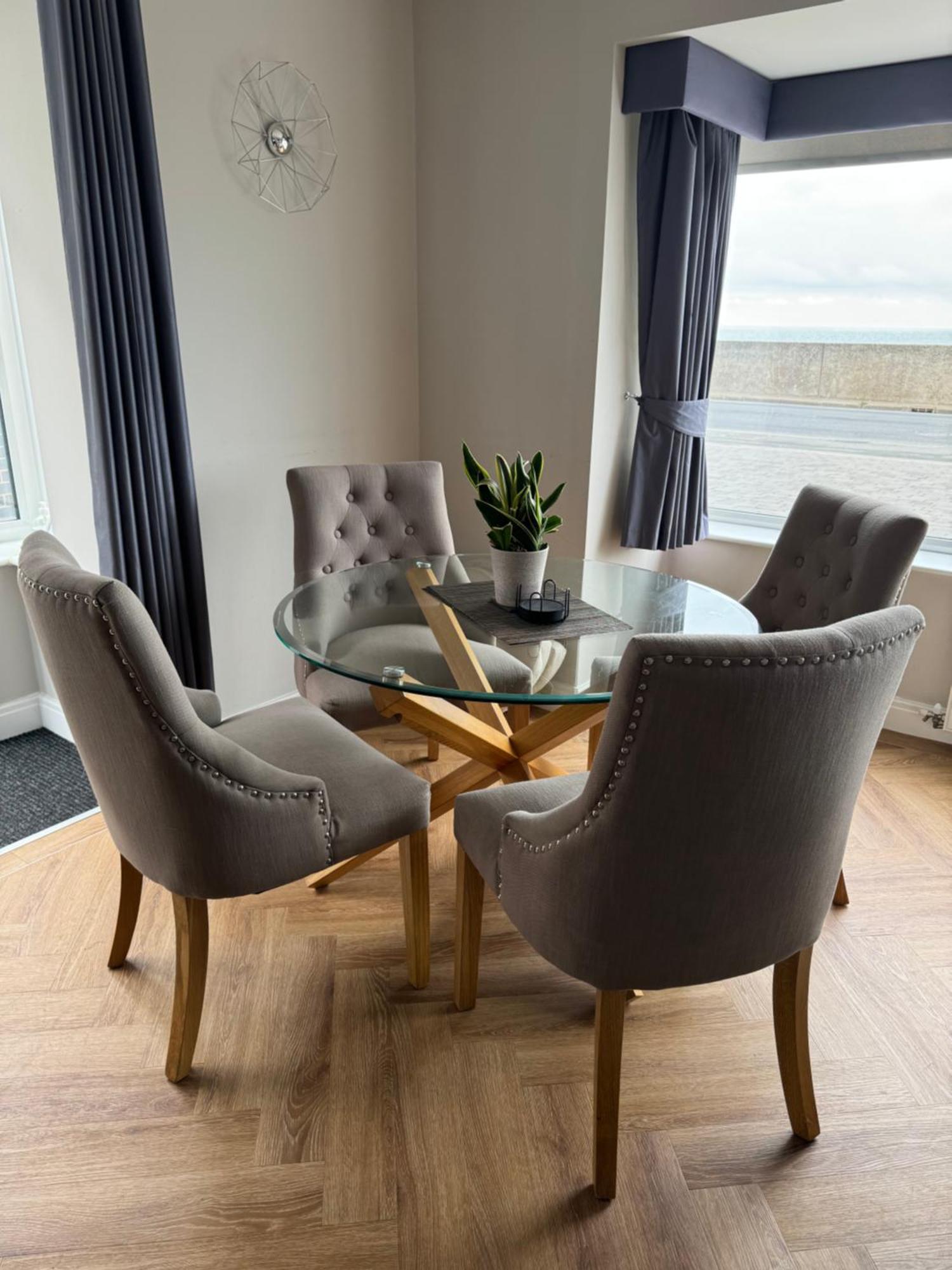 Beach House Apartment On Ground Floor With Sea View - Pet Friendly Cleveleys Bagian luar foto