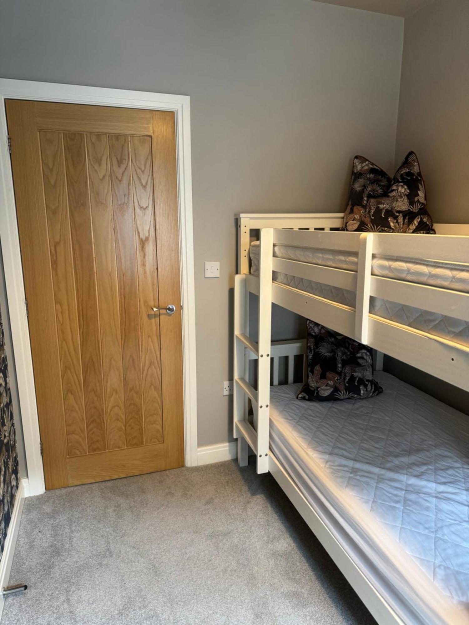 Beach House Apartment On Ground Floor With Sea View - Pet Friendly Cleveleys Bagian luar foto