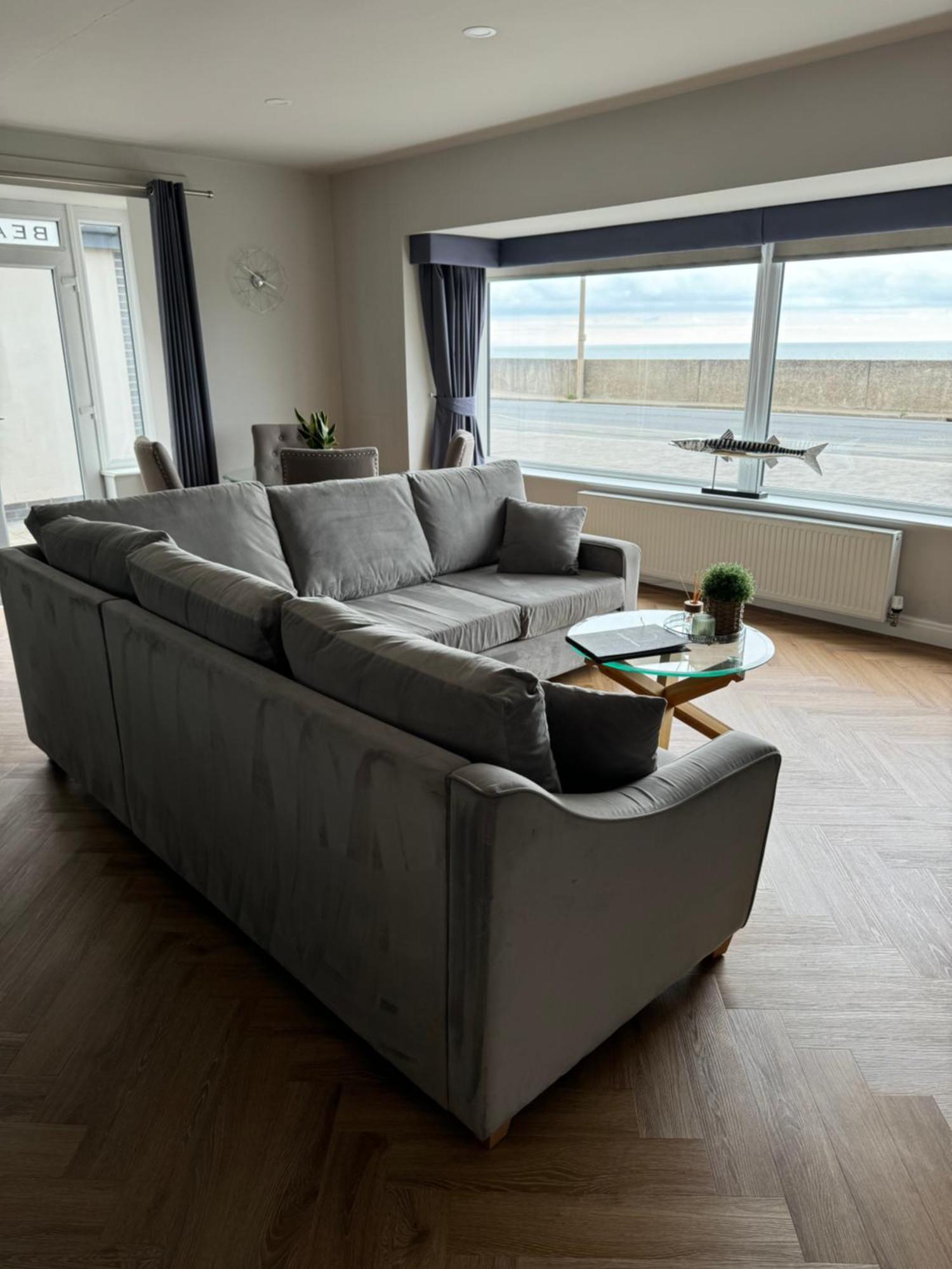 Beach House Apartment On Ground Floor With Sea View - Pet Friendly Cleveleys Bagian luar foto